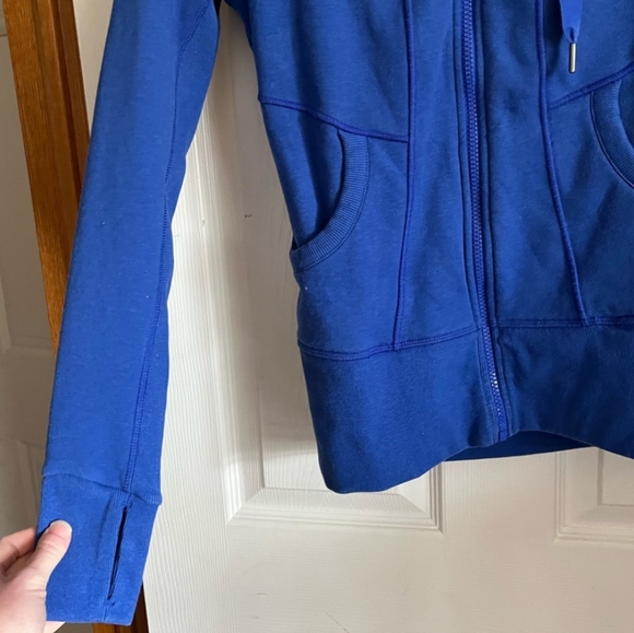 Athleta Zip Up Strength Hoodie 2 Jacket, fitted plush sweatshirt XS, thumb holes - Picture 4 of 9